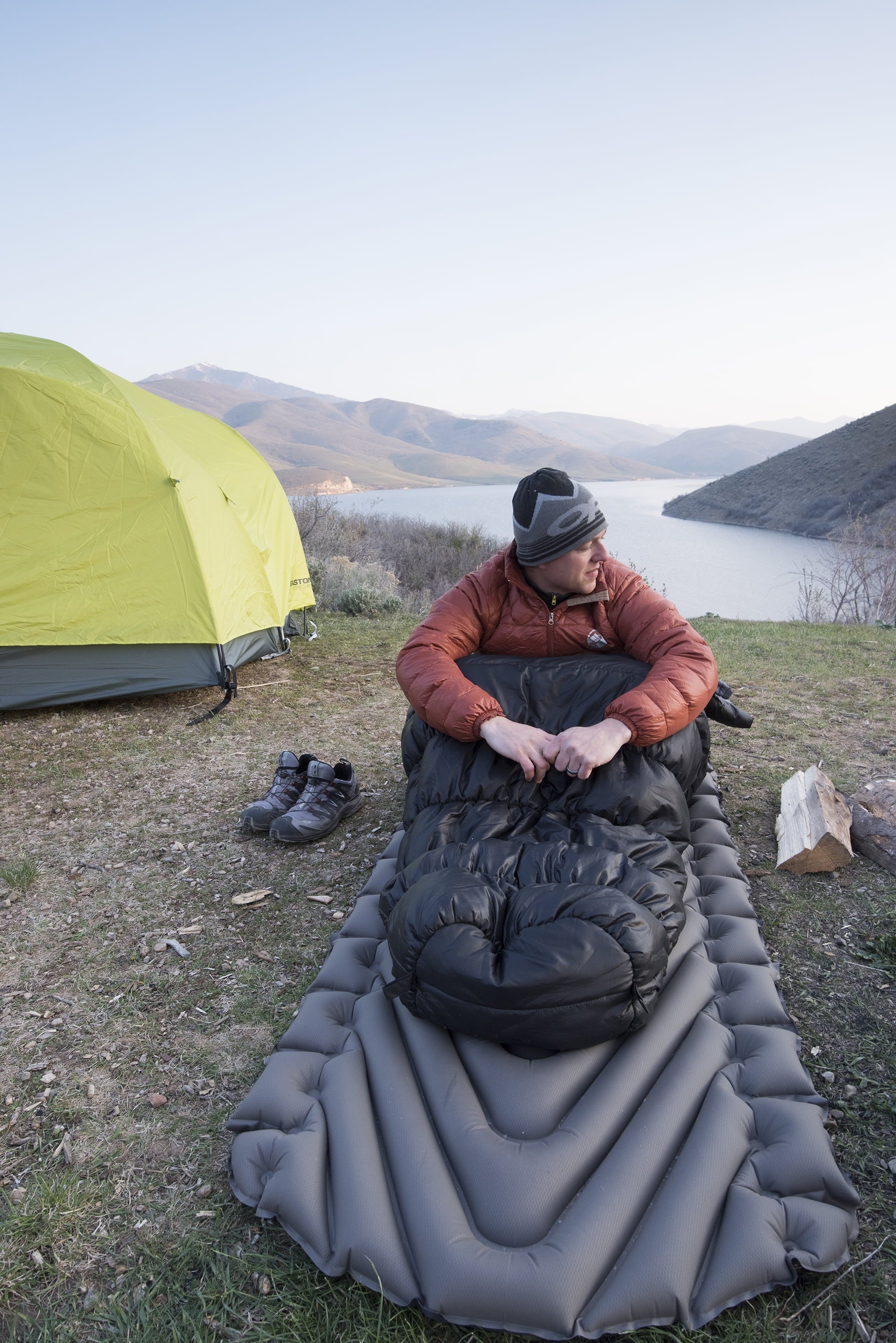 Klymit Static V Luxe Sleeping Pad, 76x30x3in, Stone Gray