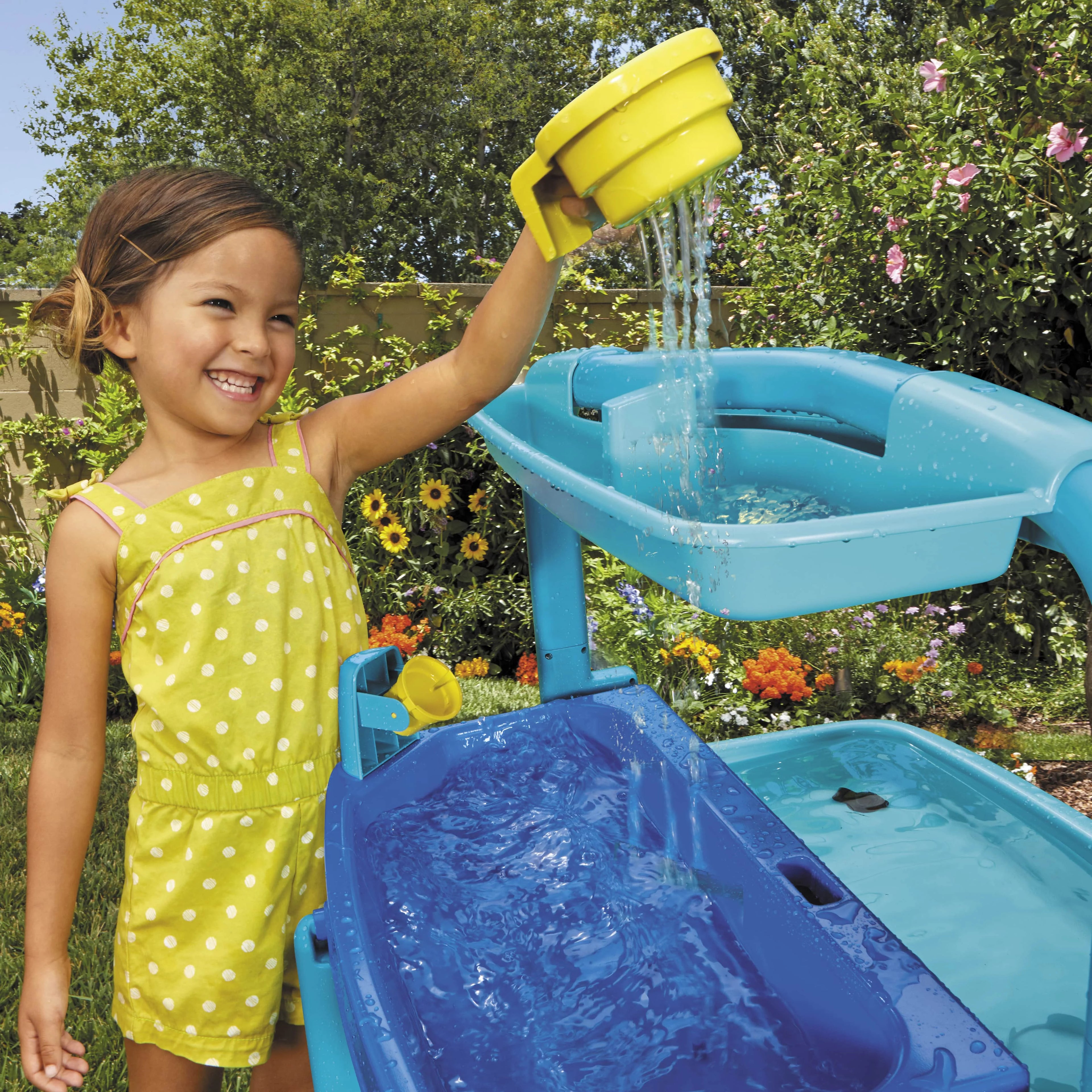 Little Tikes Easy Store Outdoor Folding Water Play Table with Accessories for Kids, Children, Boys & Girls 3+ Years, Mutlicolor