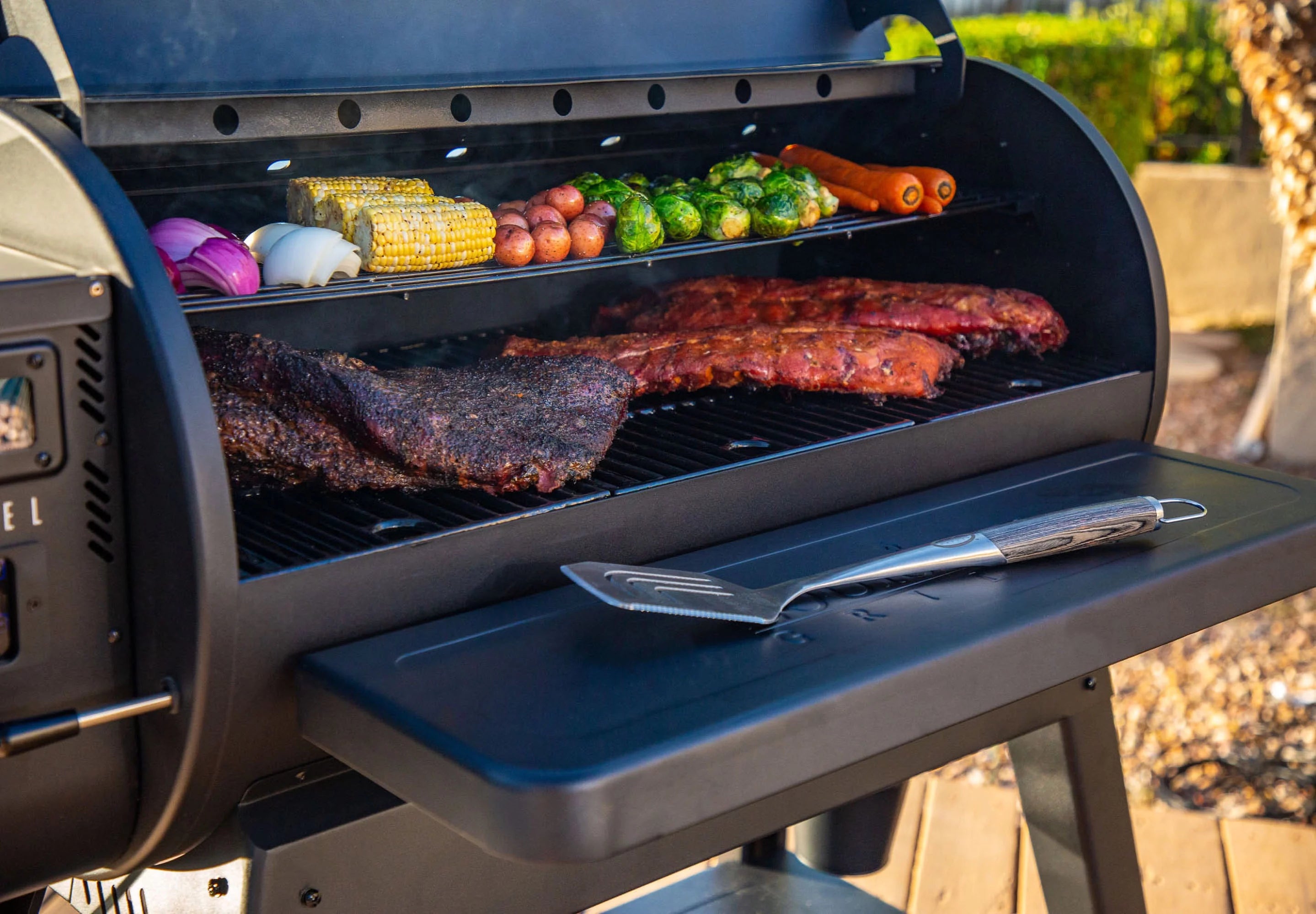 Louisiana Grills 1000 Black Label Series Pellet Grill with Wi-Fi&reg; and Bluetooth&reg;